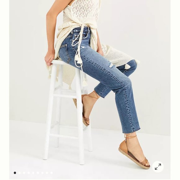NWT Anthropologie Pilcro The Vintage Straight Jeans Distressed Raw Hem Size 29 - Picture 2 of 6